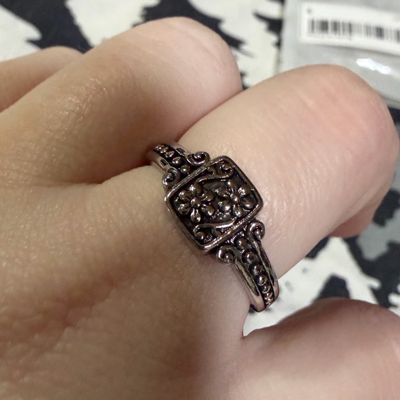 Cute ring - Picture 5 of 5